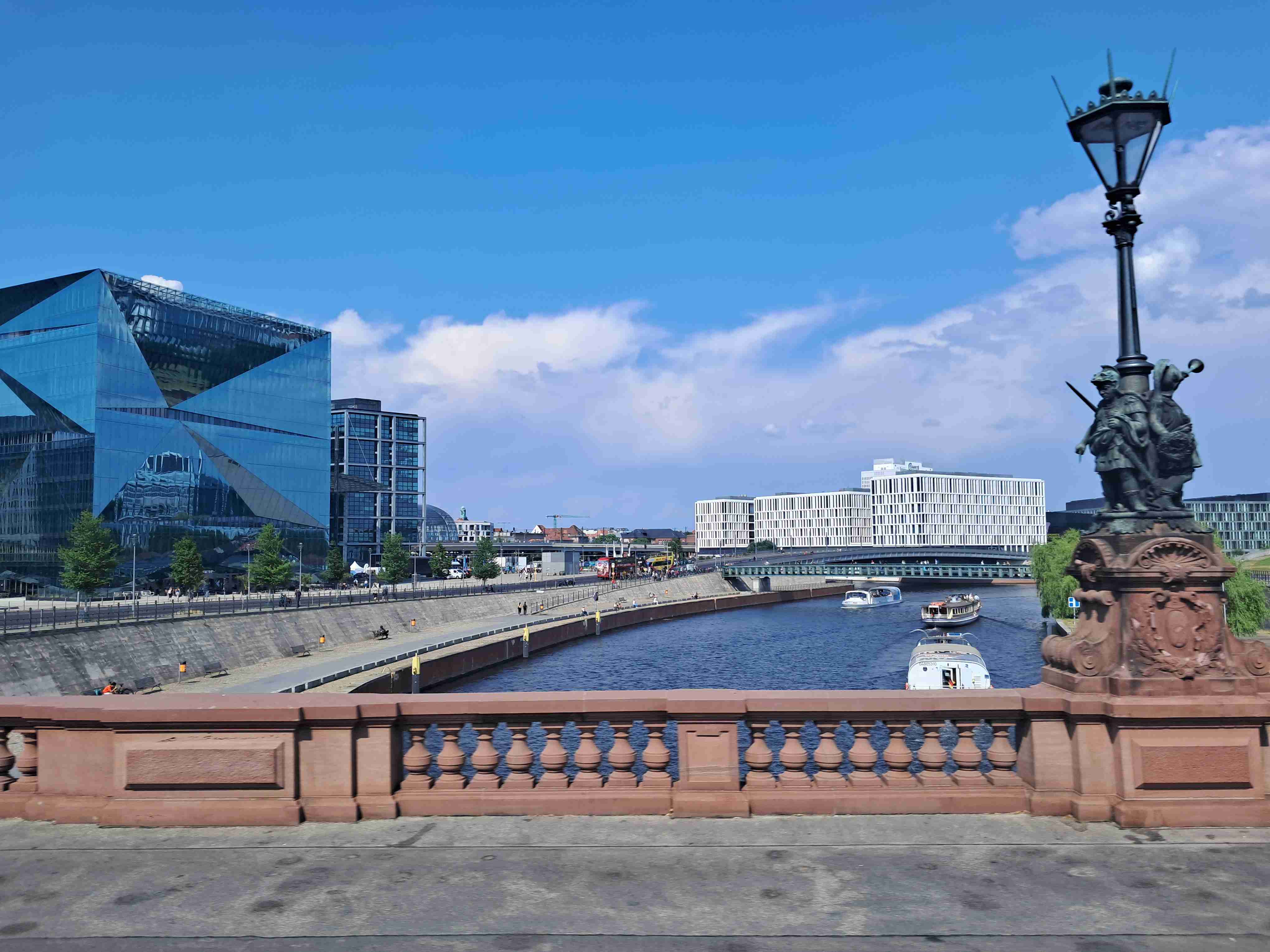 Such an enormous spaces between the buildings - Berlin Hauptbahnhof in the background